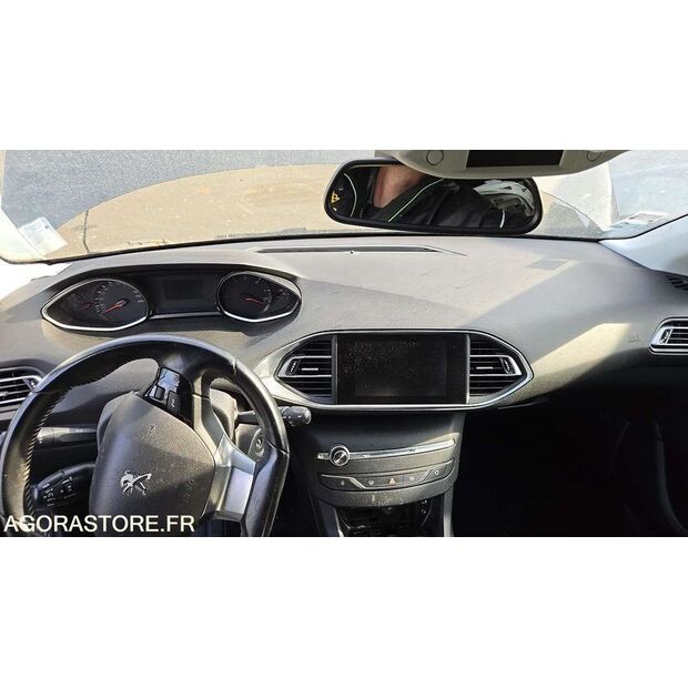 2016 Peugeot 308-46985874