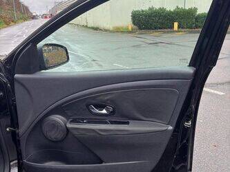 2012-renault-megane-1449888-46985894