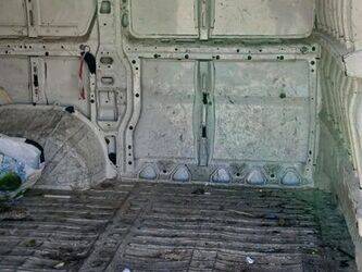 2010-peugeot-boxer-1449893-46985937