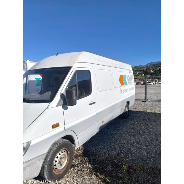 2000 Mercedes-Benz SPRINTER-46985963