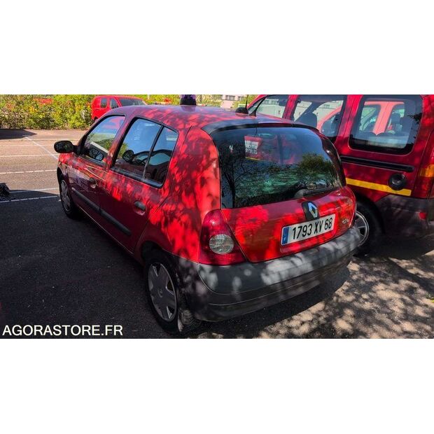 2002 Renault Clio-46986042