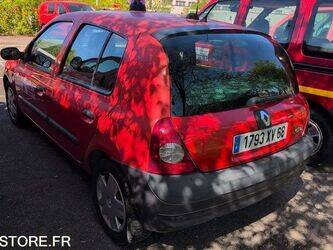 2002-renault-clio-1449904-46986042