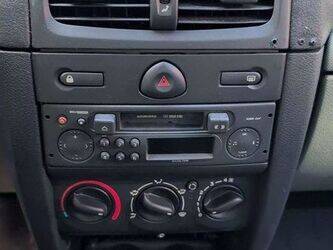 2002-renault-clio-1449904-46986048