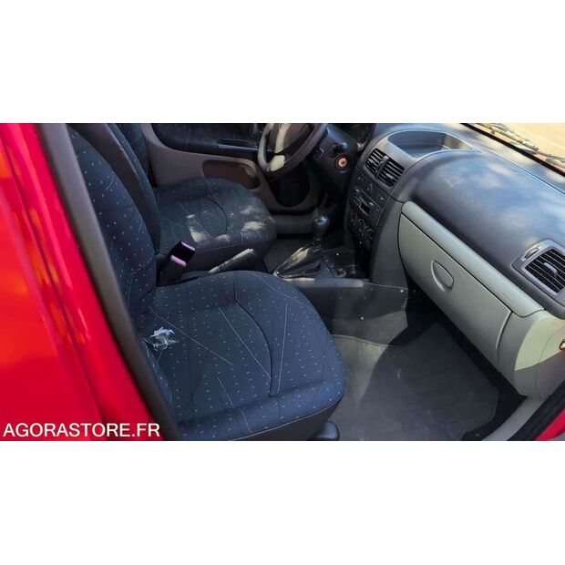 2002 Renault Clio-46986052