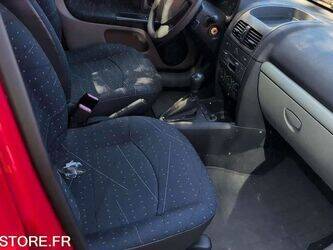 2002-renault-clio-1449904-46986052