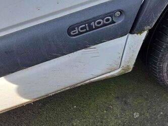 2010-renault-master-1449919-46986236