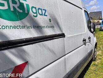 2012-renault-master-1449933-46986416