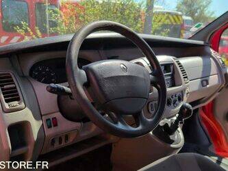 2009-renault-trafic-1449936-46986465