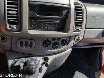 2009-renault-trafic-1449936-46986466