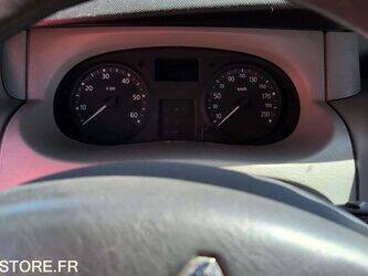 2009-renault-trafic-1449936-46986467