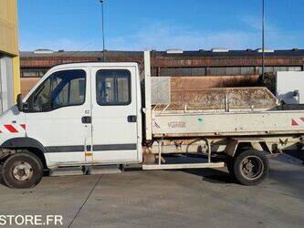 Image for TRUCKS 2001 Renault Mascott for Sale in United Arab Emirates