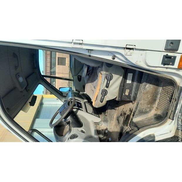 2001 رينو Mascott-46986529