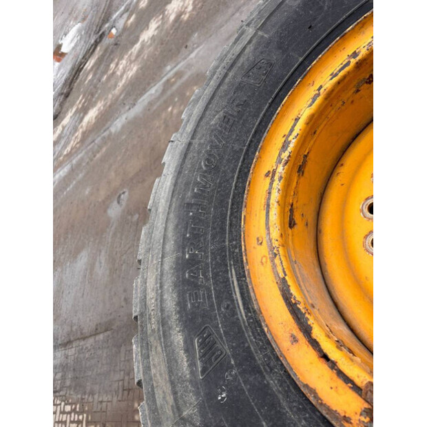 فولفو L90G-46988045