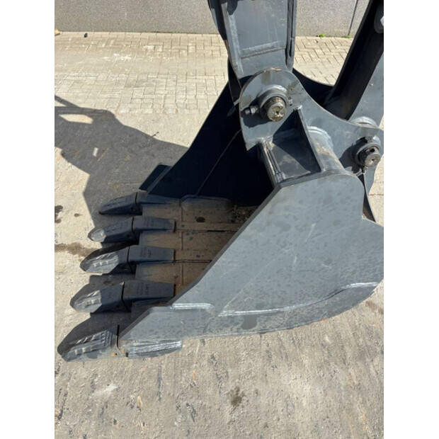 2025 Hyundai R245LR-46988426