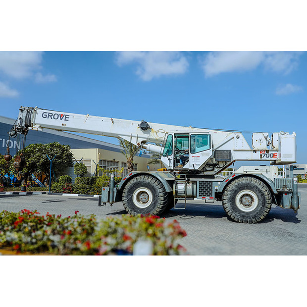 2005 GROVE RT700E-46989972