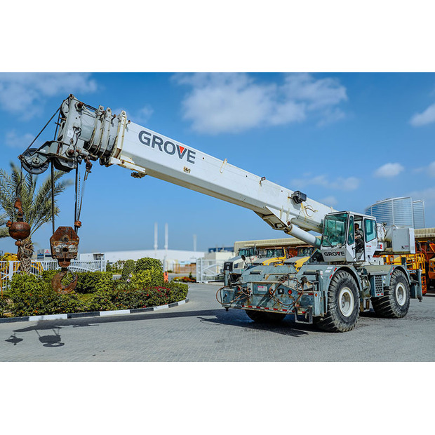 2005 GROVE RT700E-46989973