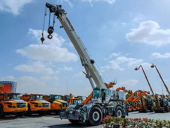 Image for 2005 GROVE RT700E