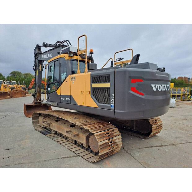 2015 فولفو EC220EL-46990437