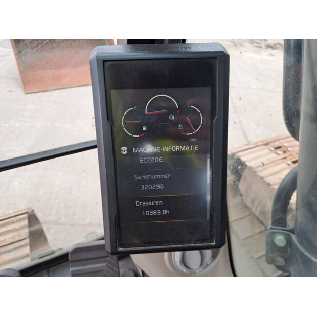 2015 فولفو EC220EL-46990461