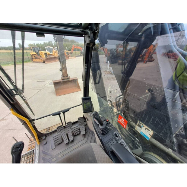 2015 فولفو EC220EL-46990462