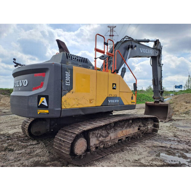 2017 فولفو EC300EL-46990504