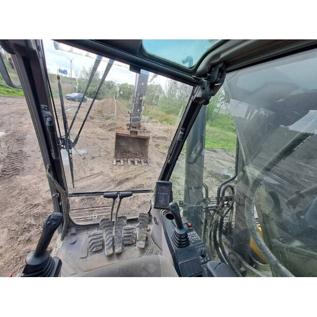 2017 فولفو EC300EL-46990523