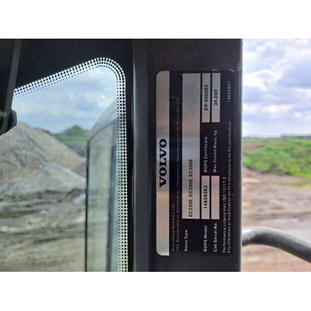 2017 فولفو EC300EL-46990524