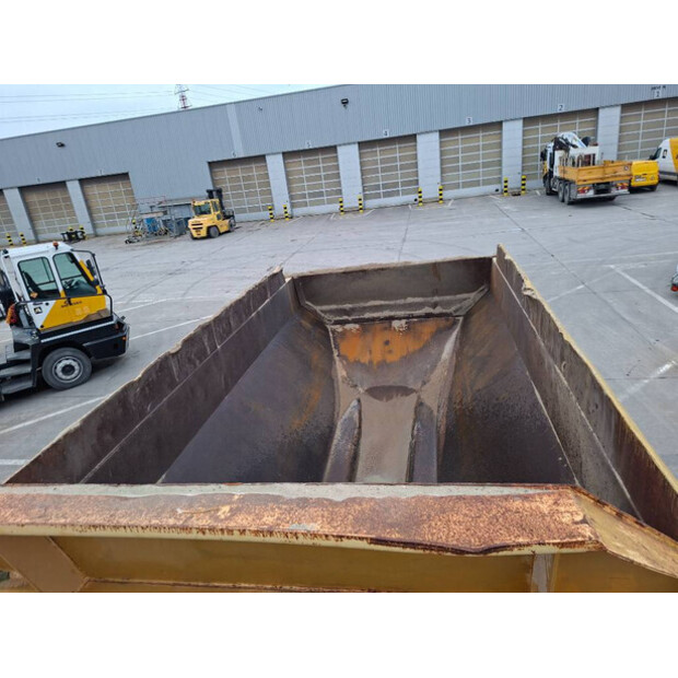 2015 كوماتسو HM300-3-46990537