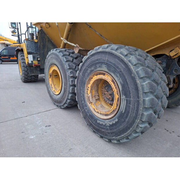 2015 كوماتسو HM300-3-46990545