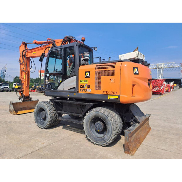 2016 هيتاشى ZX170W-5B-46990707