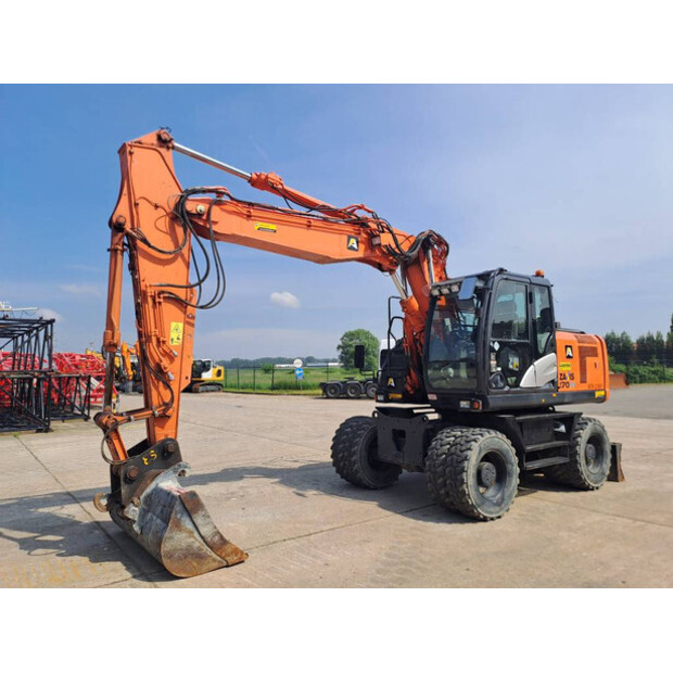 2016 هيتاشى ZX170W-5B-46990712