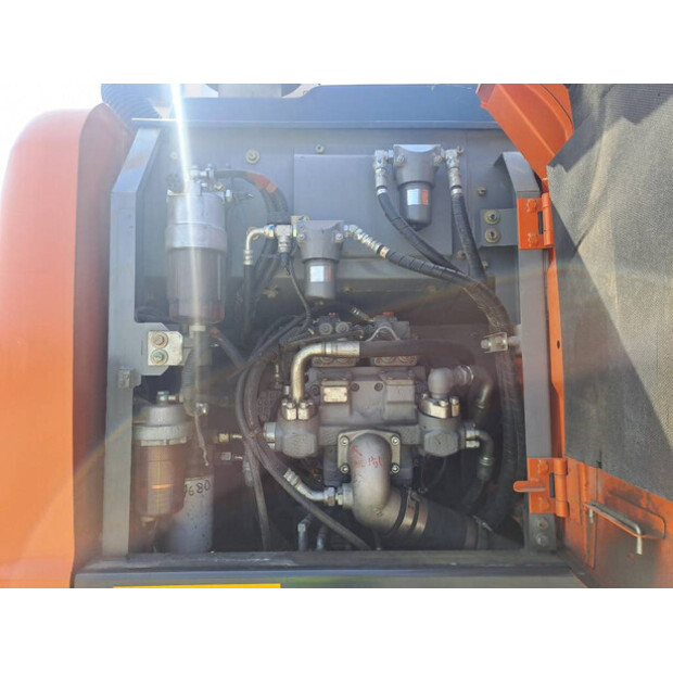 2016 هيتاشى ZX170W-5B-46990719