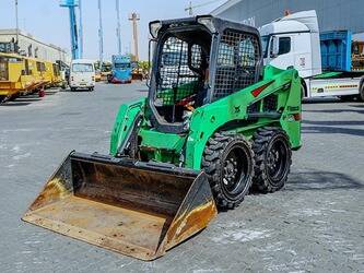 صورة ل لوادر صغيرة 2020 بوبكات S450