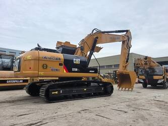 2025-caterpillar-325d-1450110-46991934