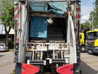 2012-renault-premium-1450171-47005930