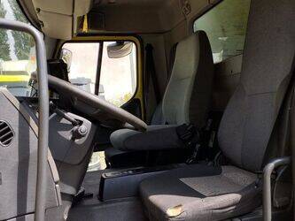 2012-renault-premium-1450171-47005949