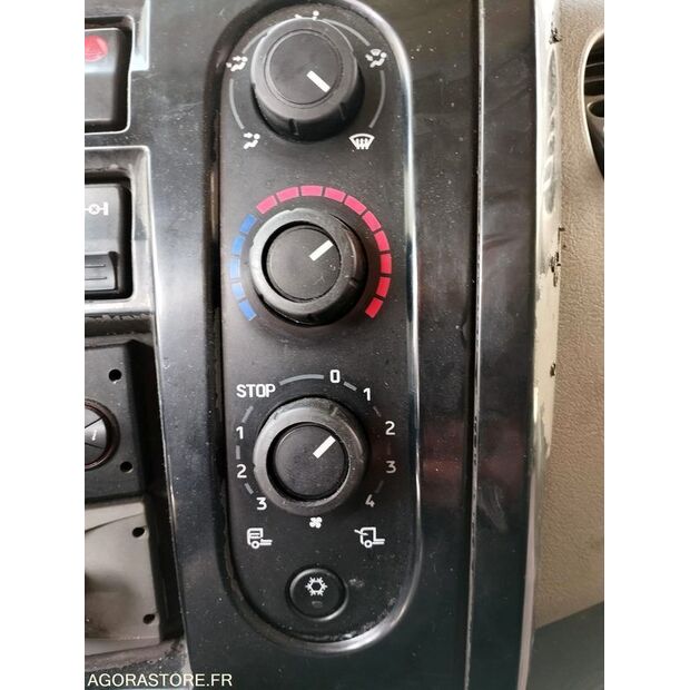 2012 Renault PREMIUM-47005955