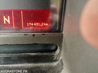 2012-renault-premium-1450171-47005960