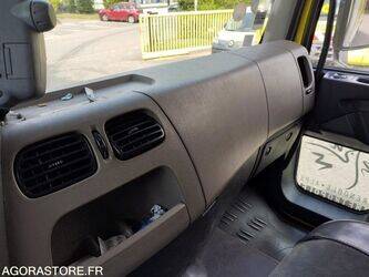 2013-renault-premium-1450184-47006332