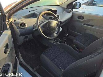 2008-renault-twingo-1450185-47006359