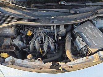 2008-renault-twingo-1450185-47006373