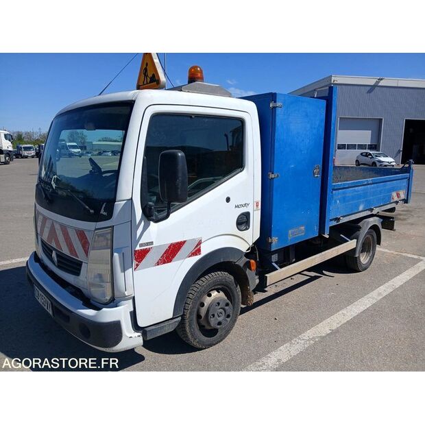 2012 Renault Maxity-47006423