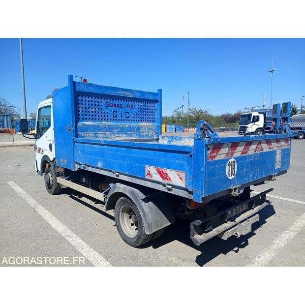 2012 Renault Maxity-47006425