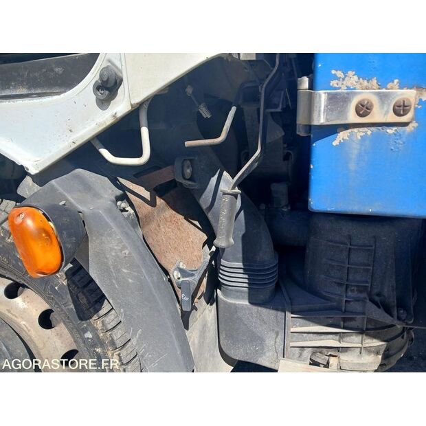 2012 Renault Maxity-47006428