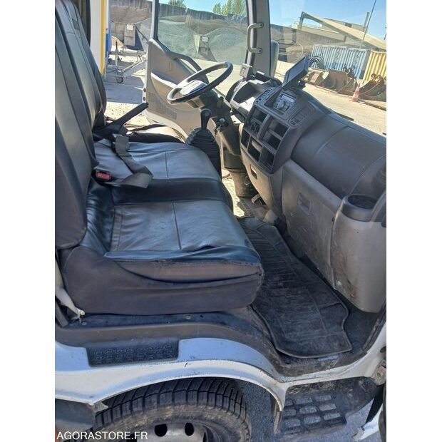 2012 Renault Maxity-47006429