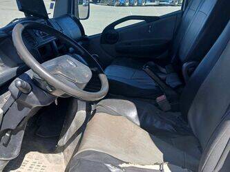 2012-renault-maxity-1450188-47006430