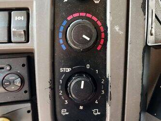 2012-renault-premium-1450197-47006687