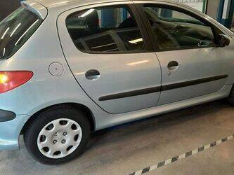 2004-peugeot-206-1450212-47007032