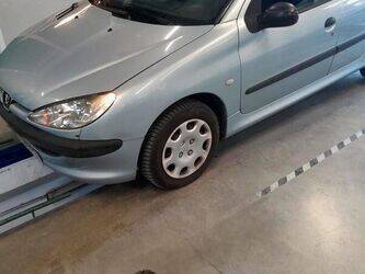 2004-peugeot-206-1450212-47007034
