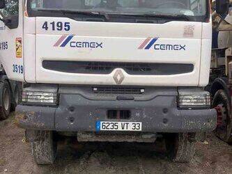صورة ل معدات البناء 2004 رينو Kerax